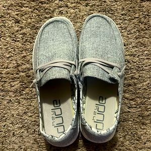 Hey Dude slip on shoes wendy style, Womens size 9